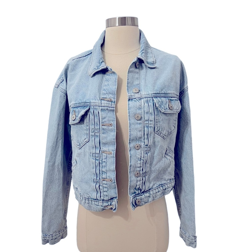 Old Navy Womens Jean Button Down Jacket Size Medium Light Blue in Color
